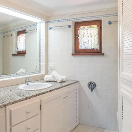 فيلة Hibiscus By Interhome