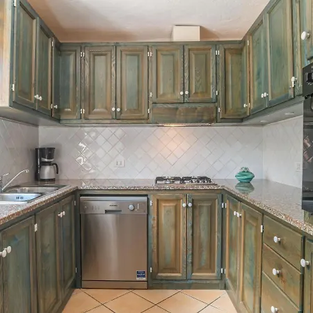 فيلة Hibiscus By Interhome *